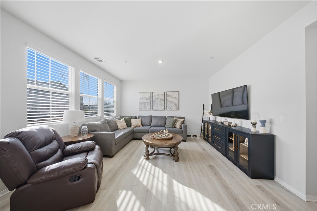 4032 South Cellars Way Ontario, CA 91761 - Photo 13 of 49