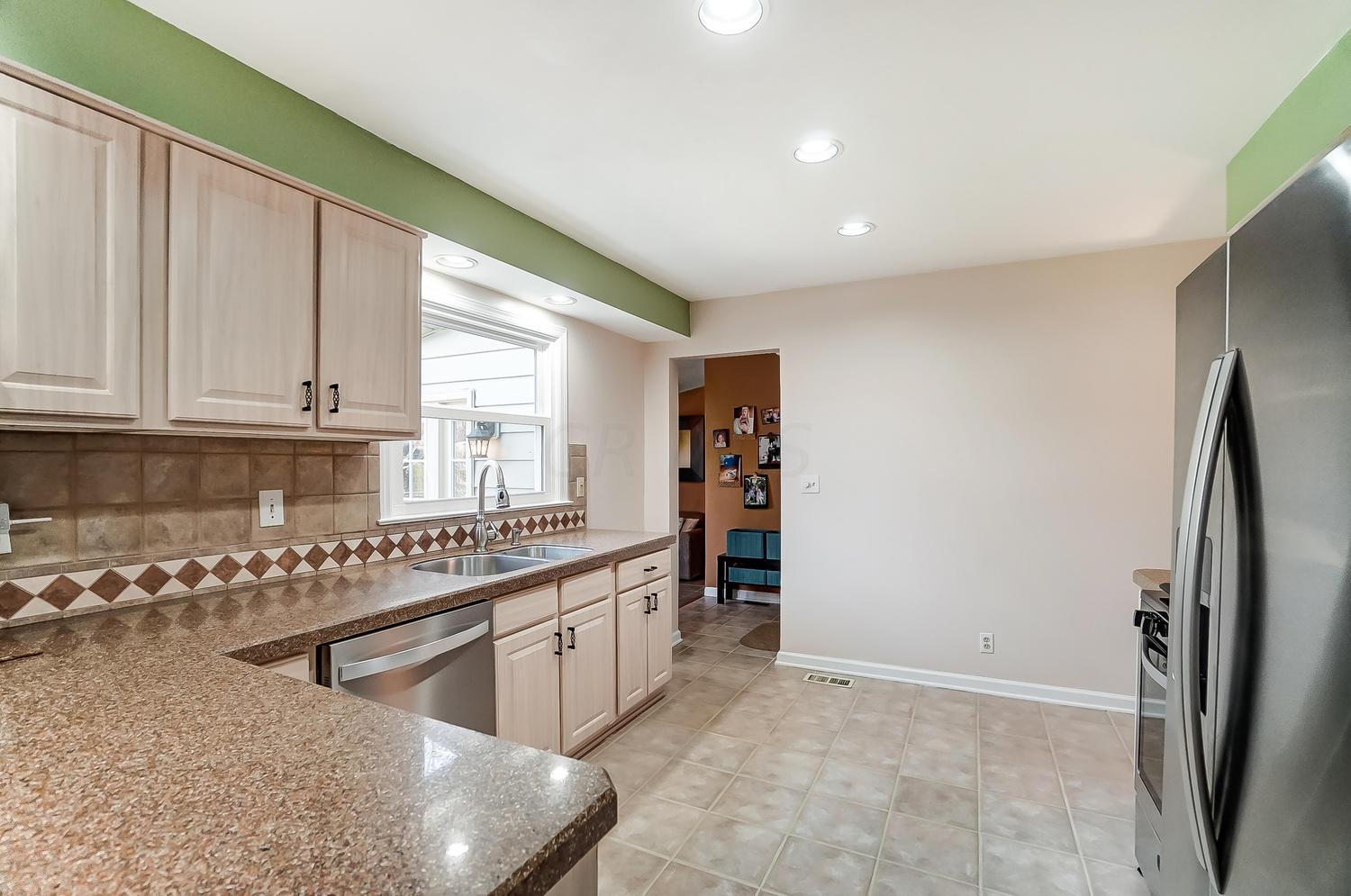 2454 Swansea Road Columbus, OH 43221 - Photo 11 of 44