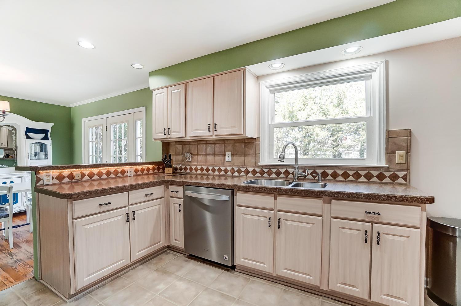 2454 Swansea Road Columbus, OH 43221 - Photo 14 of 44