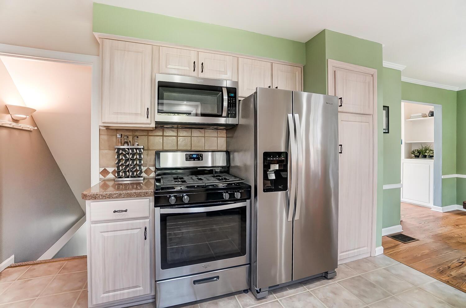 2454 Swansea Road Columbus, OH 43221 - Photo 15 of 44