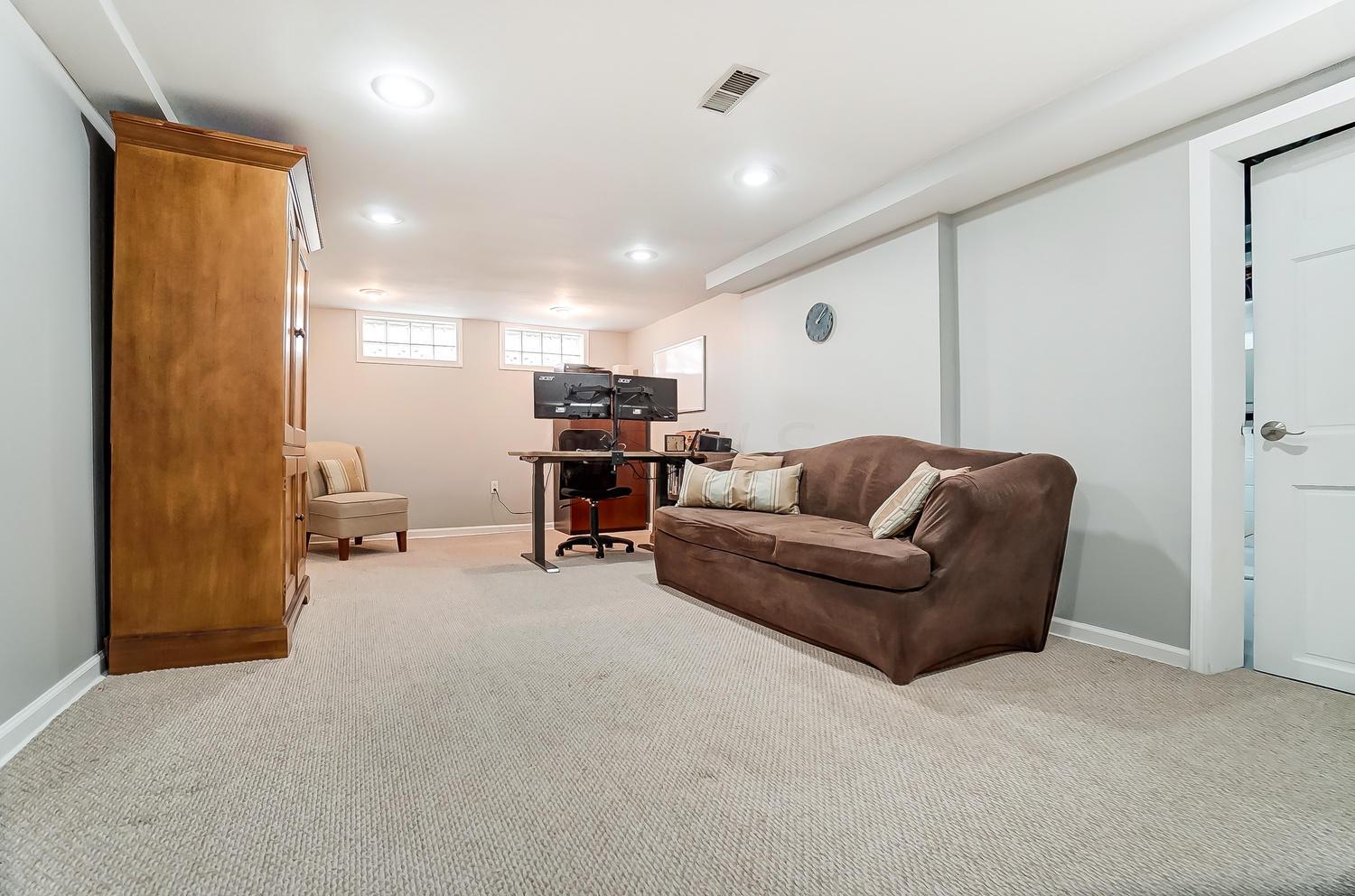 2454 Swansea Road Columbus, OH 43221 - Photo 29 of 44