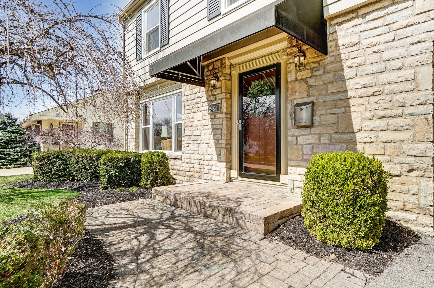 2454 Swansea Road Columbus, OH 43221 - Photo 3 of 44