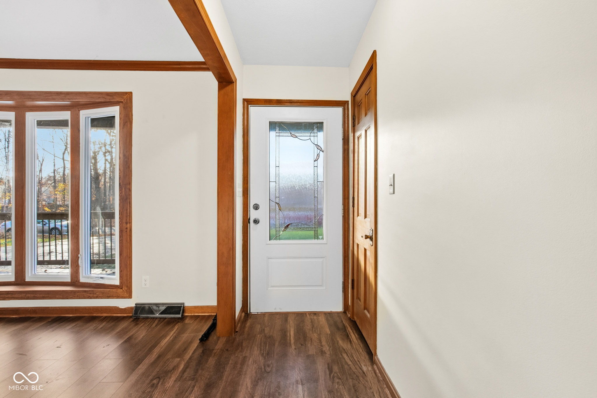 614 Forest Ridge Drive Noblesville, IN 46060 - Photo 4 of 55