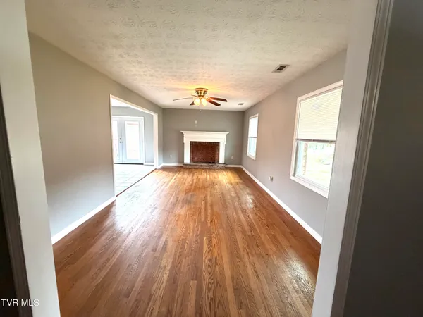 $2,000 | 290 Pond Springs Road, Unit 7, Kingsport, TN 37664