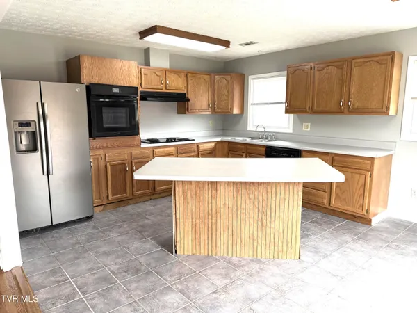 $2,000 | 290 Pond Springs Road, Unit 7, Kingsport, TN 37664