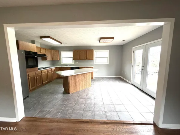 $2,000 | 290 Pond Springs Road, Unit 7, Kingsport, TN 37664