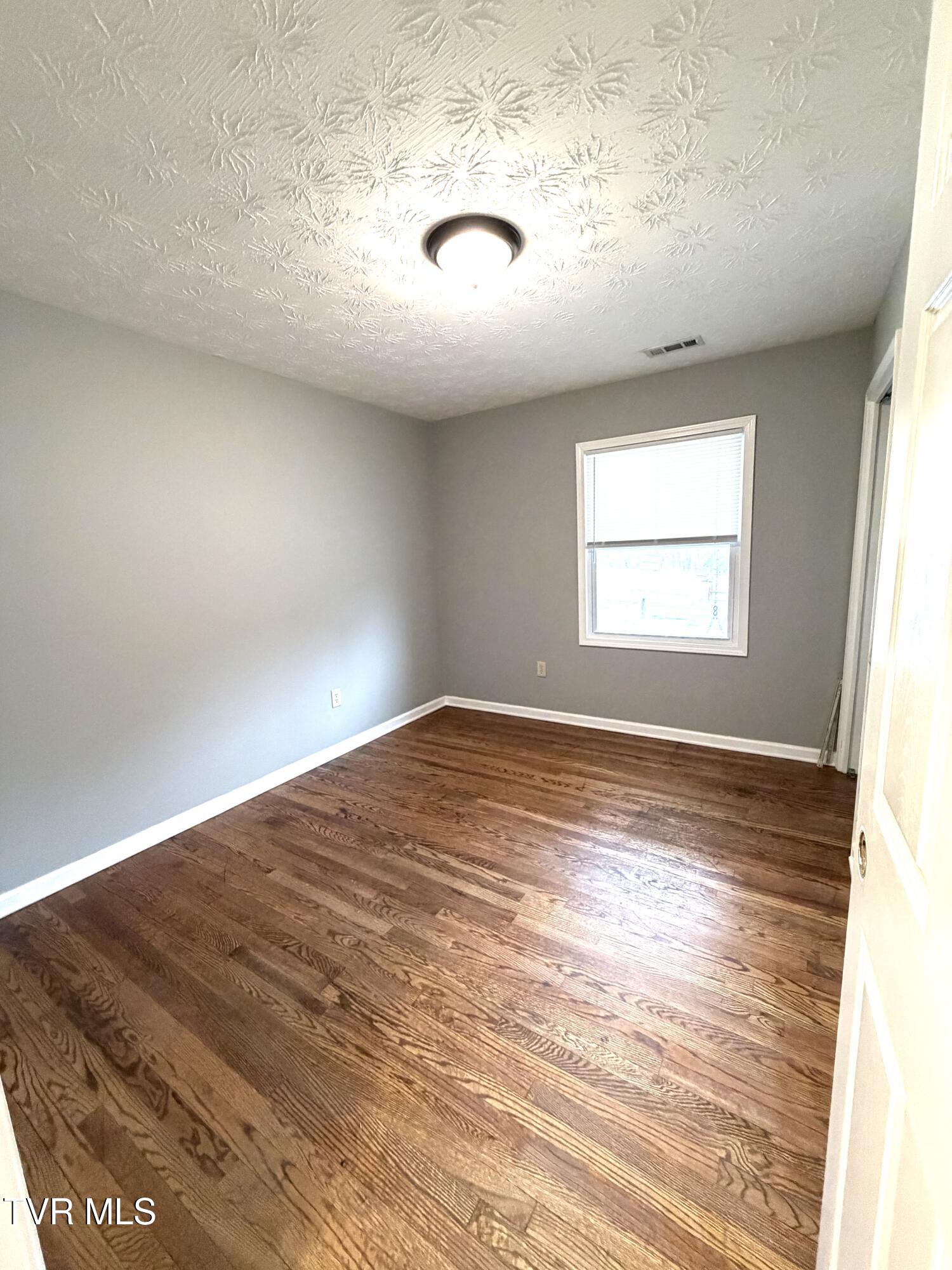 290 Pond Springs Road, Unit 7 Kingsport, TN 37664 - Photo 10 of 15 IMG_0732