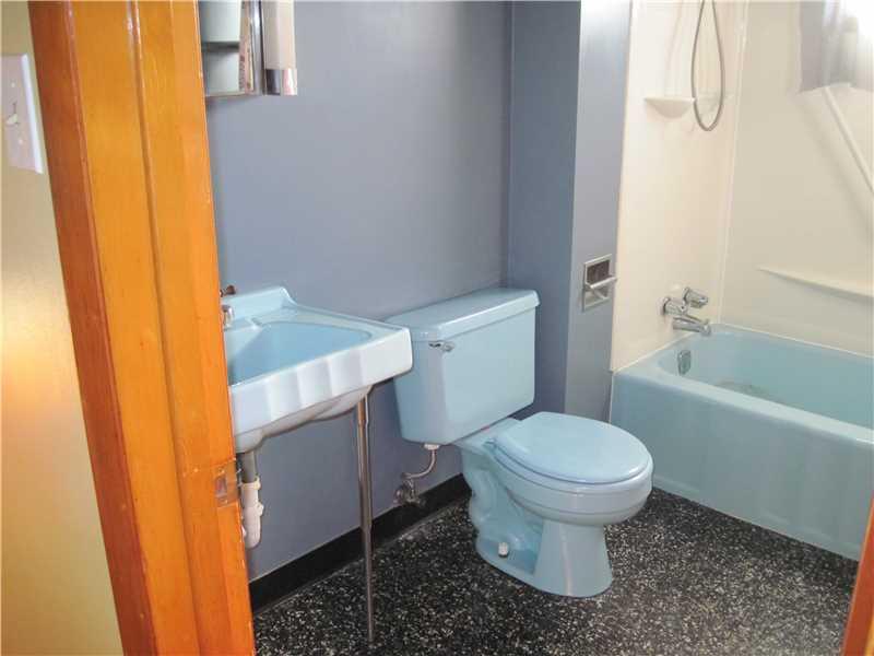 761 Mercer Road Beaver Falls, PA 15010 - Photo 10 of 17 Full Bath.