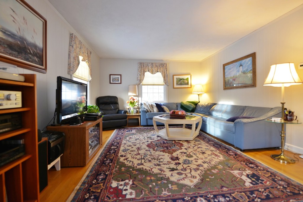 34 Ivy Road Wellesley, MA 02482 - Photo 5 of 5
