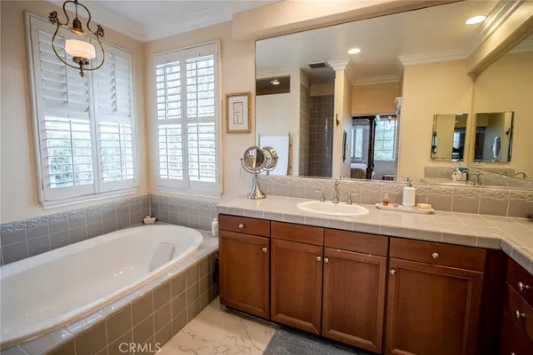 $5,850 | 27016 Island Valencia Ca, Valencia, CA 91355