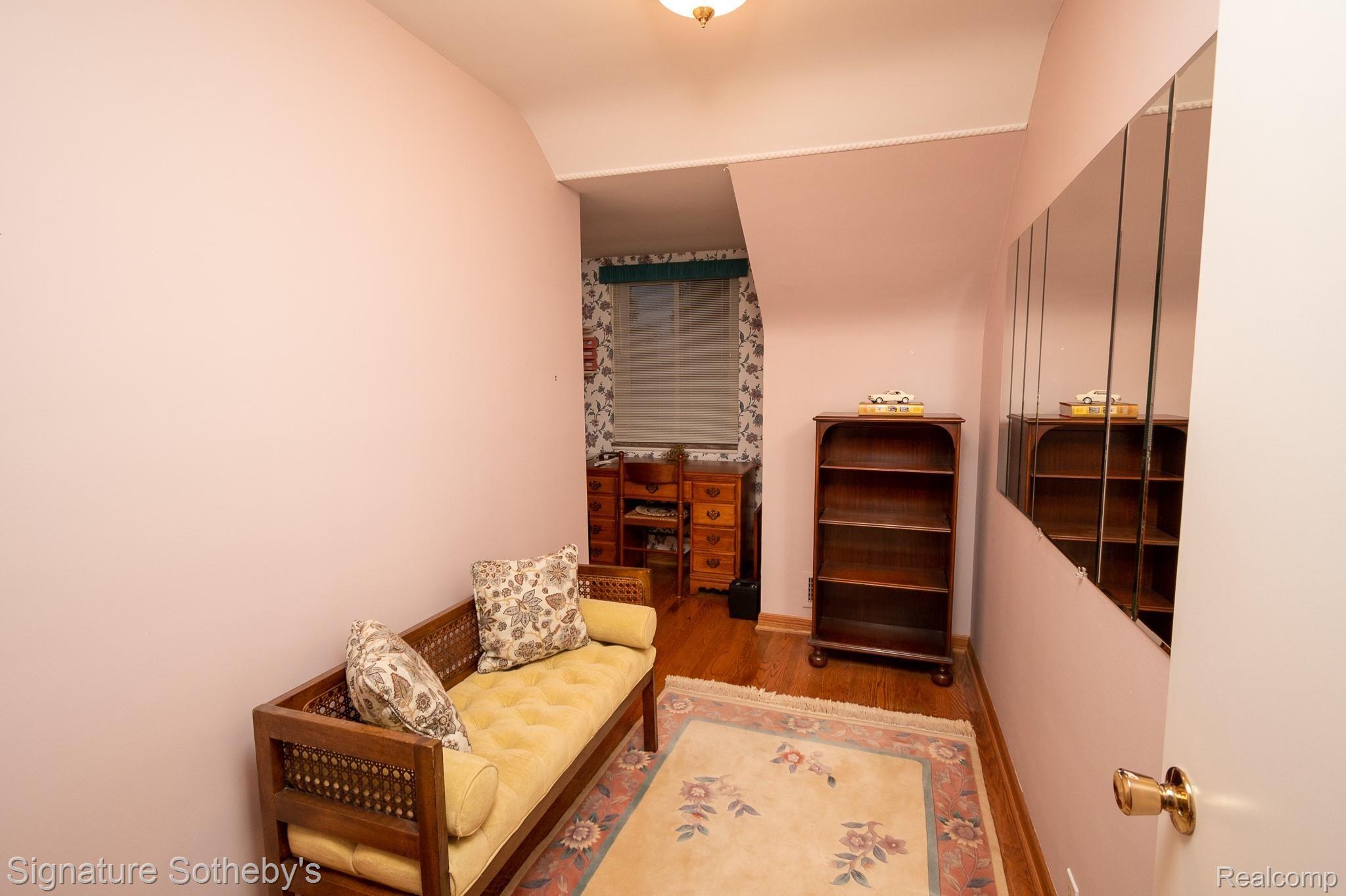577 Thorntree Road Grosse Pointe, MI 48236 - Photo 23 of 40 DSC_0857.jpg
