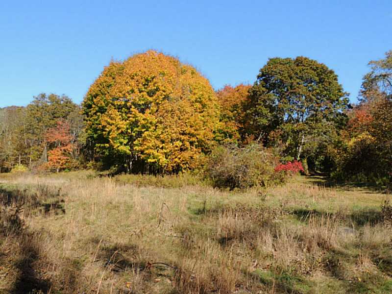 17 Mullin Hill Road Little Compton, RI 02837 - Photo 1 of 2 Land.