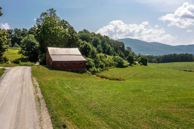 $525,000 | 1688 Waite Hill Road, Pawlet, VT 05761