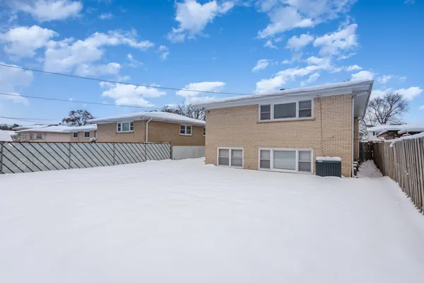 $3,500 | 2913 Kensington Avenue, Westchester, IL 60154