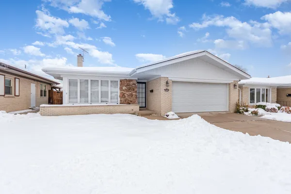 $3,500 | 2913 Kensington Avenue, Westchester, IL 60154