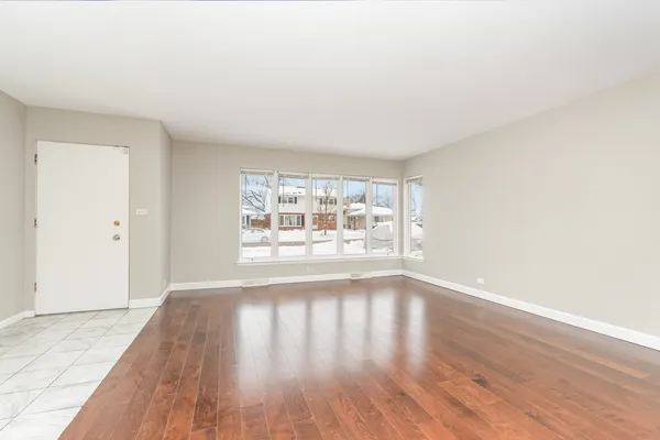 $3,500 | 2913 Kensington Avenue, Westchester, IL 60154