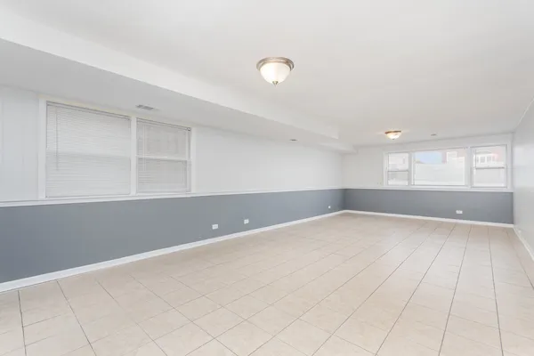 $3,500 | 2913 Kensington Avenue, Westchester, IL 60154