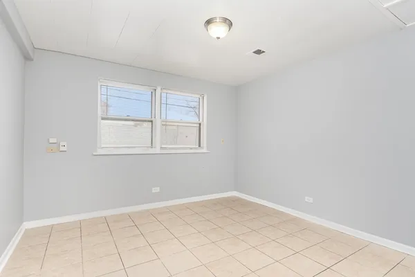 $3,500 | 2913 Kensington Avenue, Westchester, IL 60154