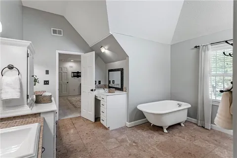 $750,000 | 5255 West 129th Terrace, Leawood, KS 66209