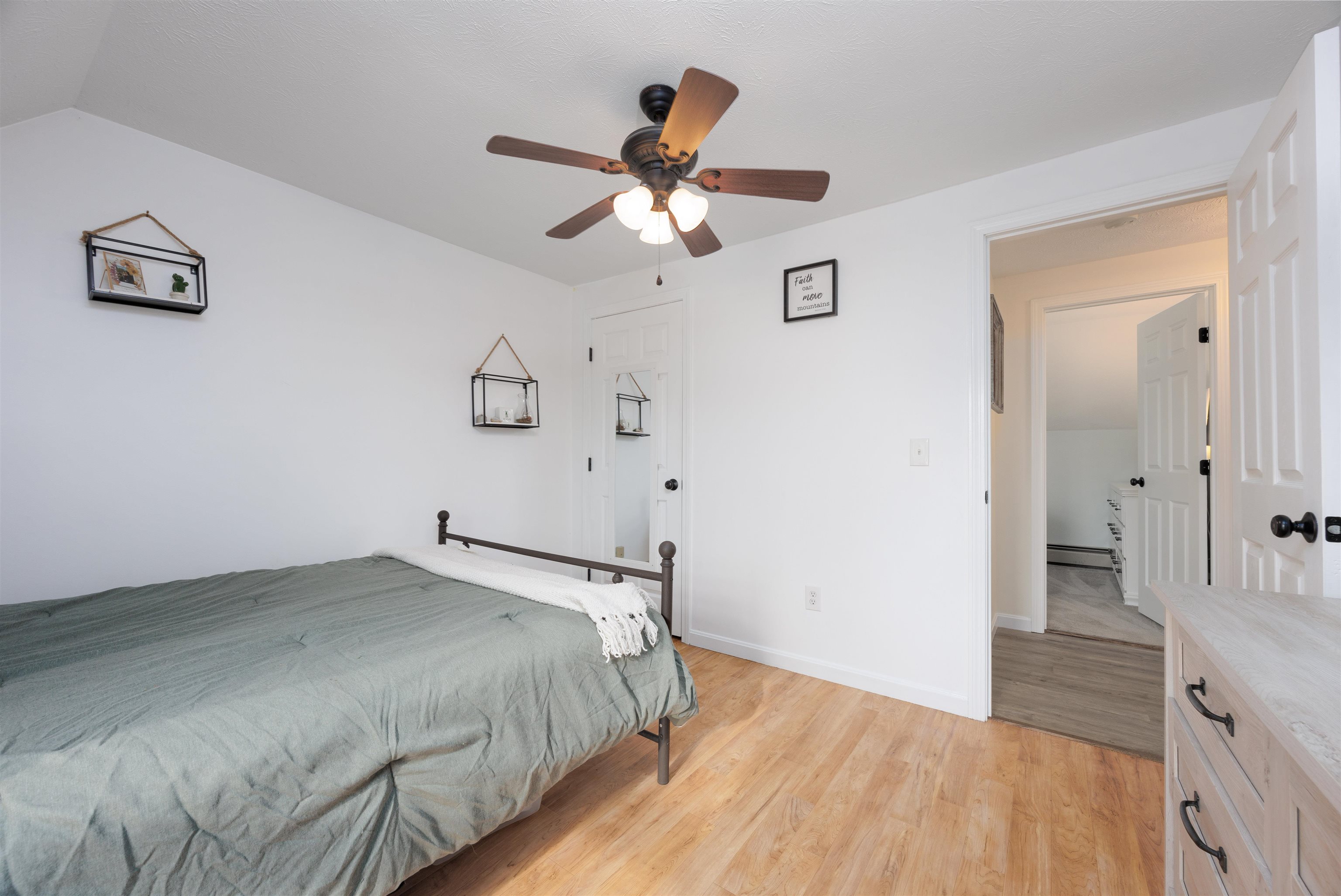 752 Brent Street Manchester, NH 03103 - Photo 11 of 37