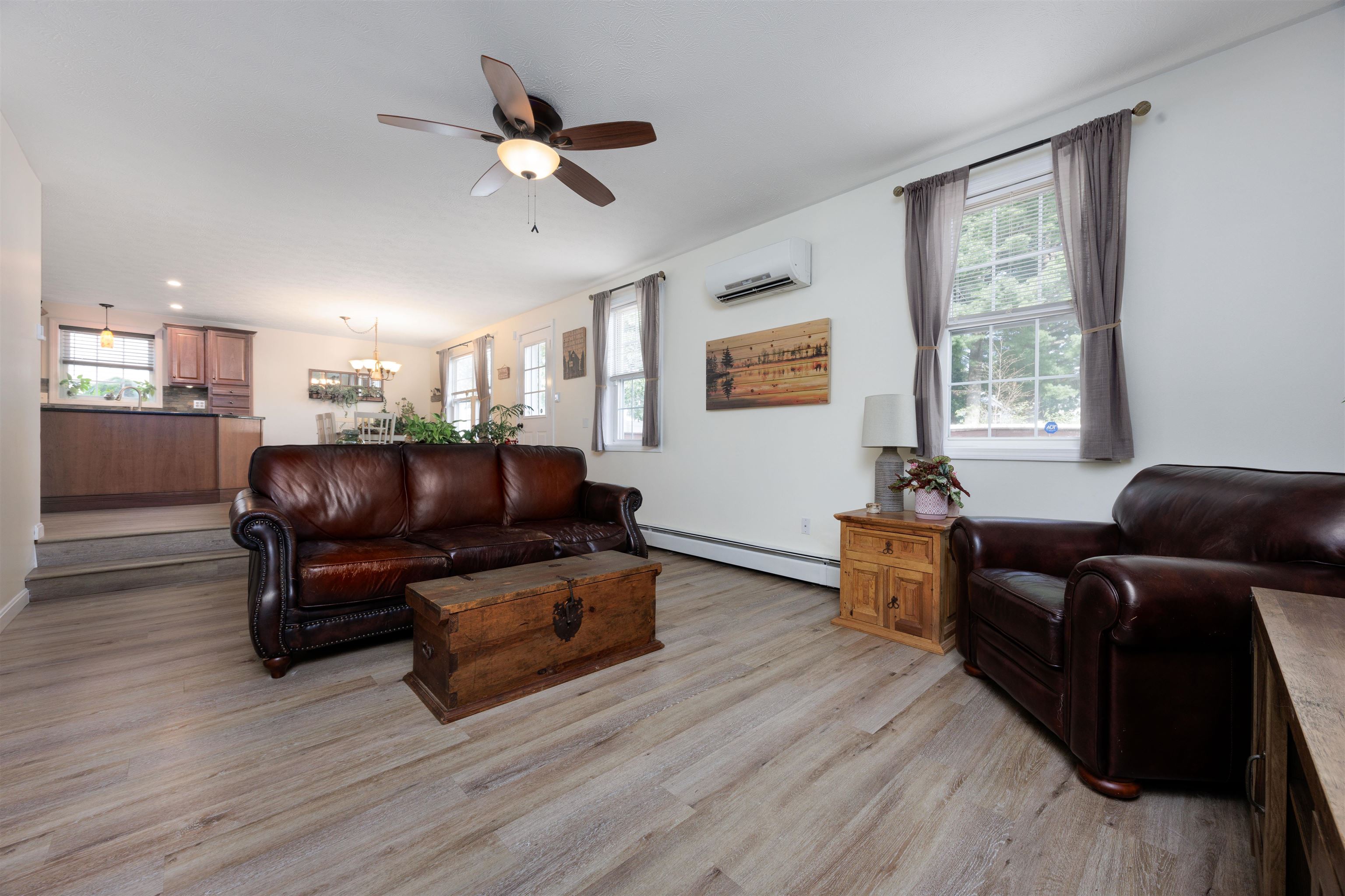 752 Brent Street Manchester, NH 03103 - Photo 3 of 37