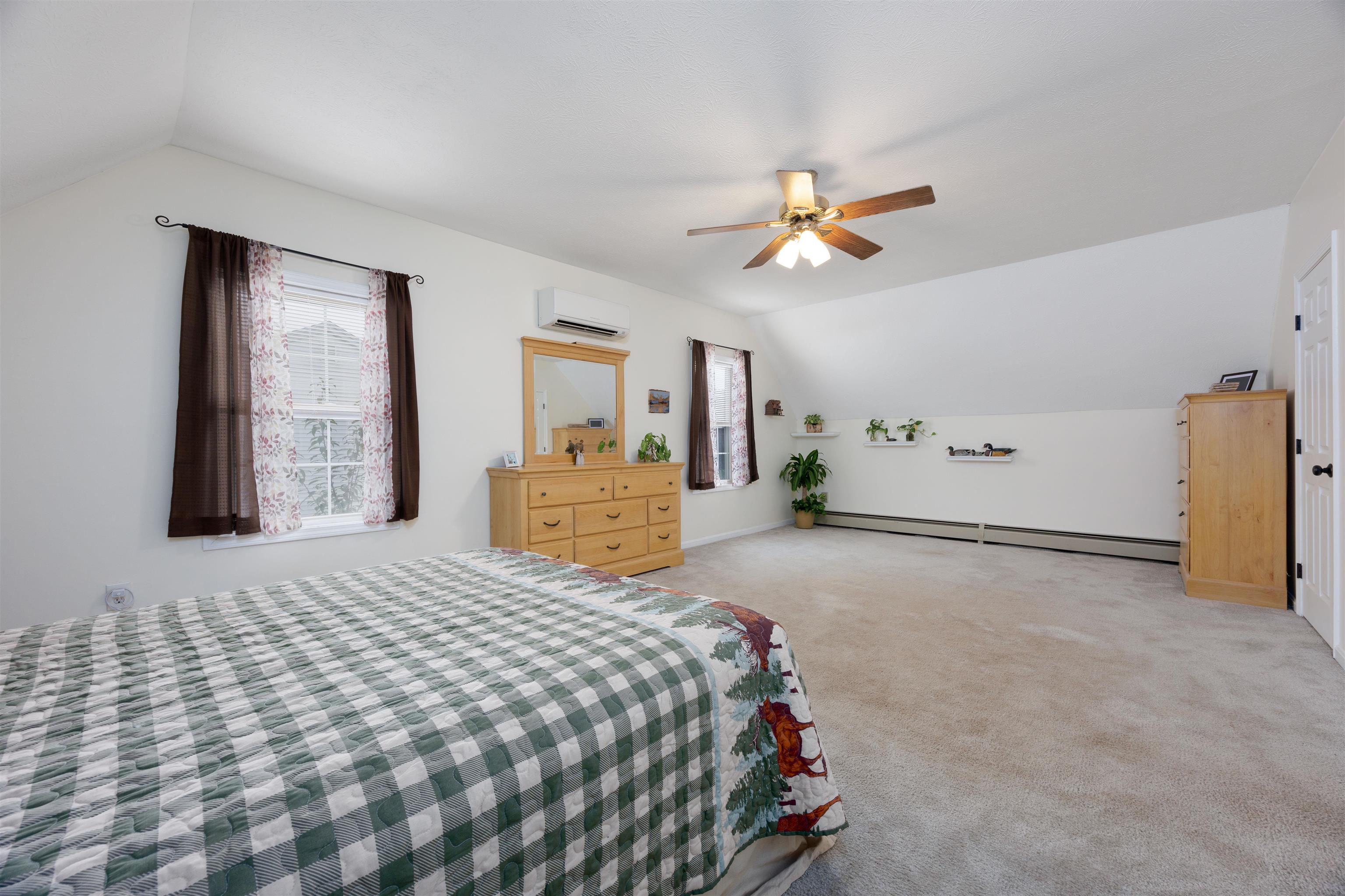752 Brent Street Manchester, NH 03103 - Photo 6 of 37