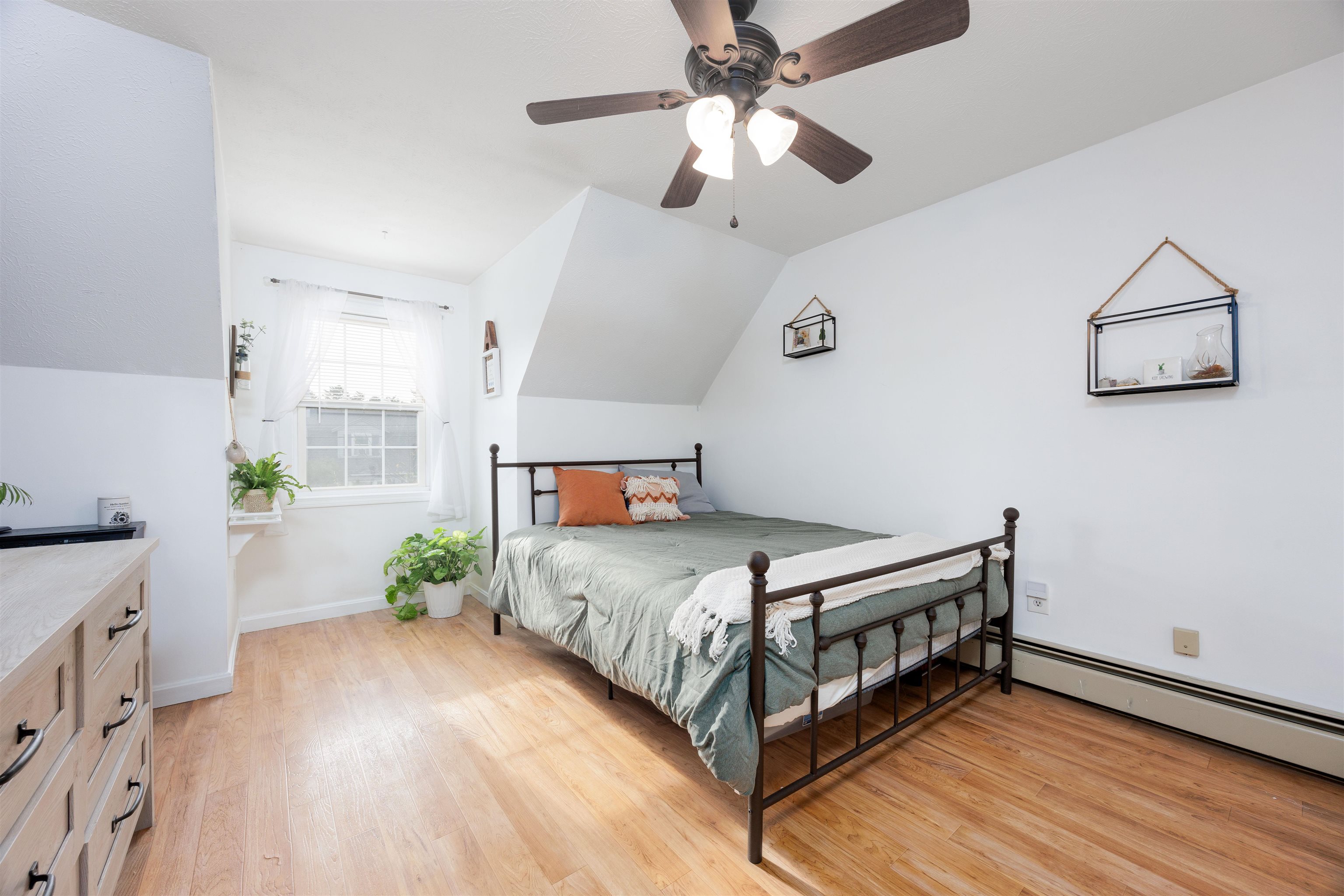 752 Brent Street Manchester, NH 03103 - Photo 10 of 37