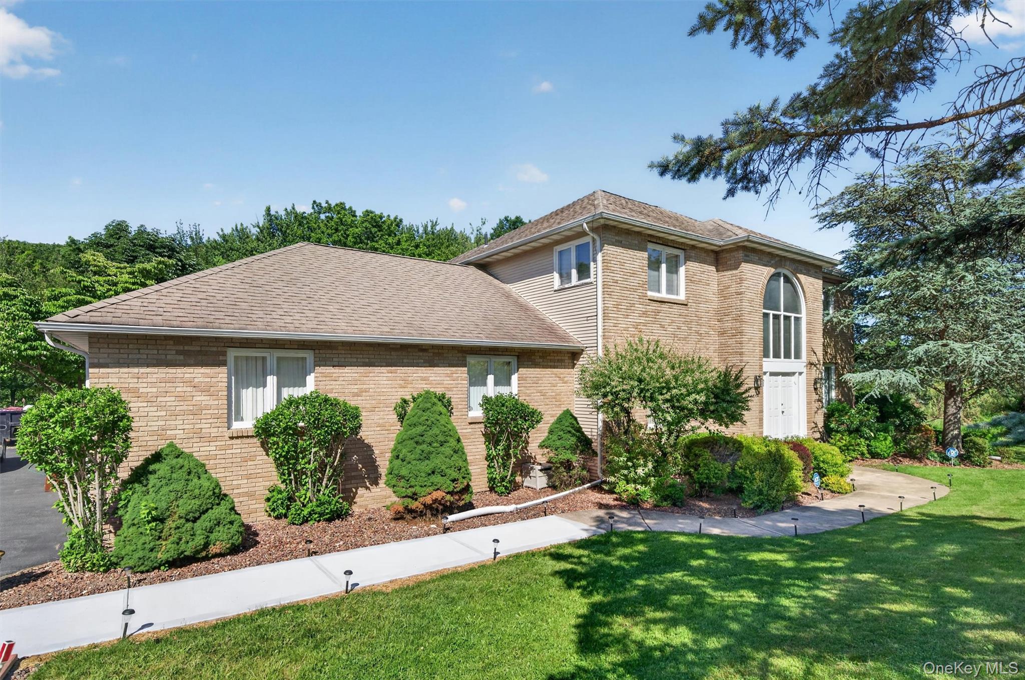 335 Laroe Road Chester, NY 10918 - Photo 2 of 35