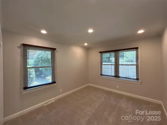 $1,995 | 5933 Crestwood Drive, Charlotte, NC 28216