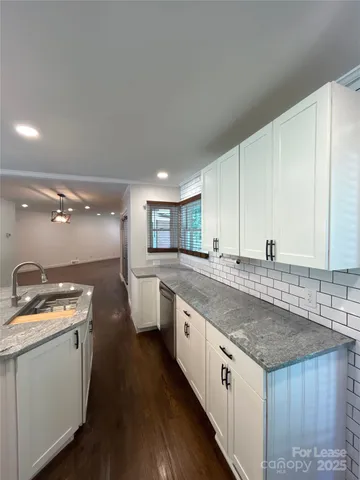 $1,995 | 5933 Crestwood Drive, Charlotte, NC 28216