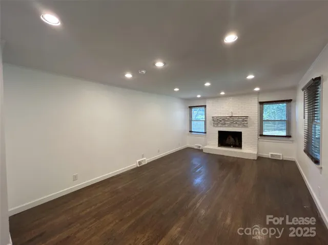 $1,995 | 5933 Crestwood Drive, Charlotte, NC 28216