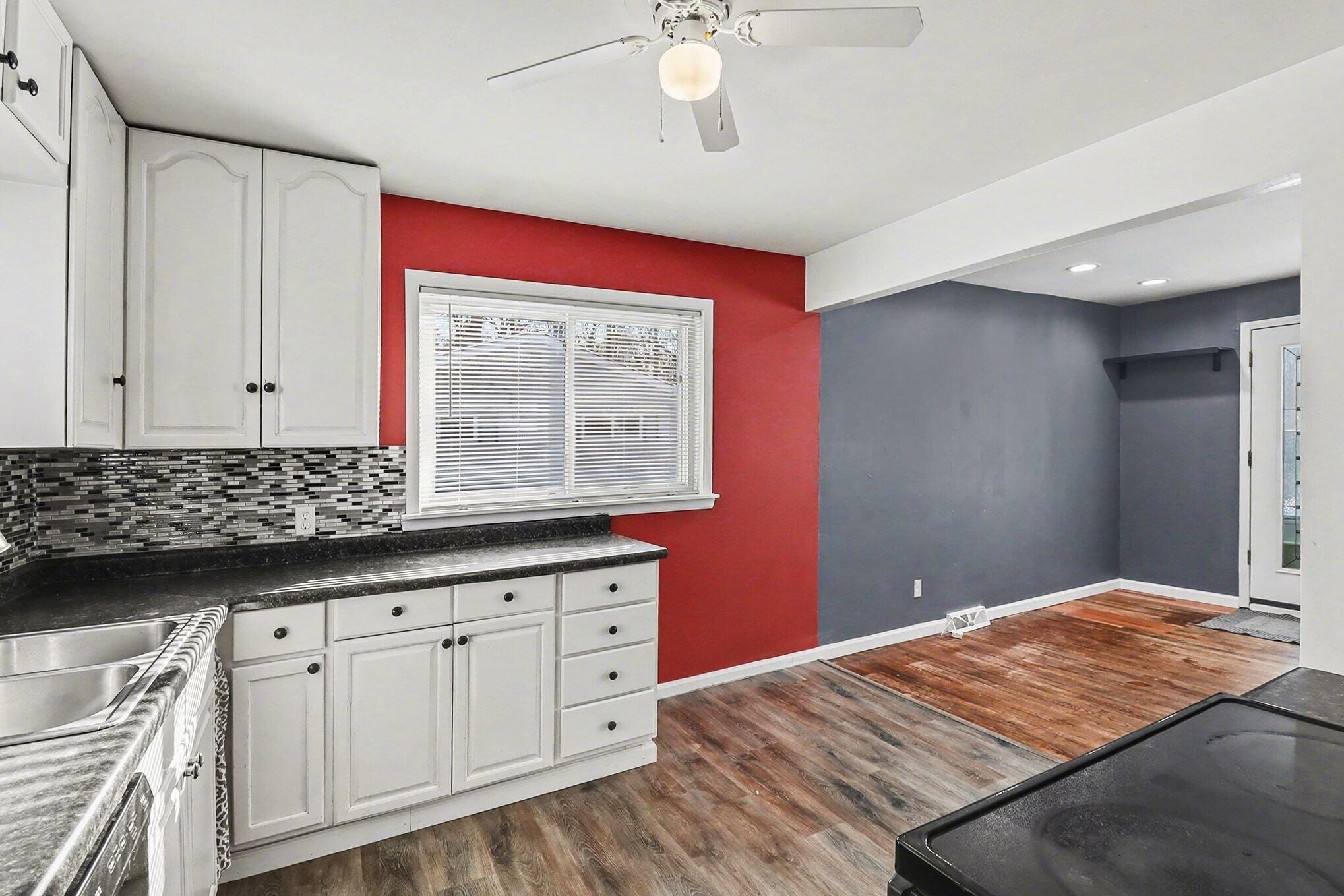 22279 Bohn Road Belleville, MI 48111 - Photo 9 of 18 012_file_1116