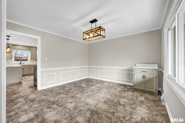 $379,900 | 7234 North Crabapple Court, Peoria, IL 61614