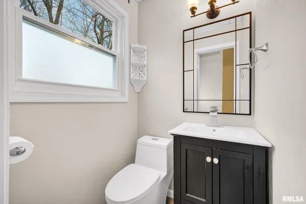 $379,900 | 7234 North Crabapple Court, Peoria, IL 61614