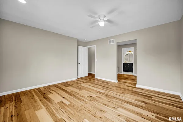 $379,900 | 7234 North Crabapple Court, Peoria, IL 61614