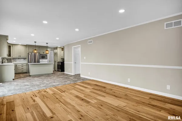 $379,900 | 7234 North Crabapple Court, Peoria, IL 61614