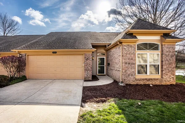 $324,900 | 500 East Moss Creek Drive, Bloomington, IN 47401