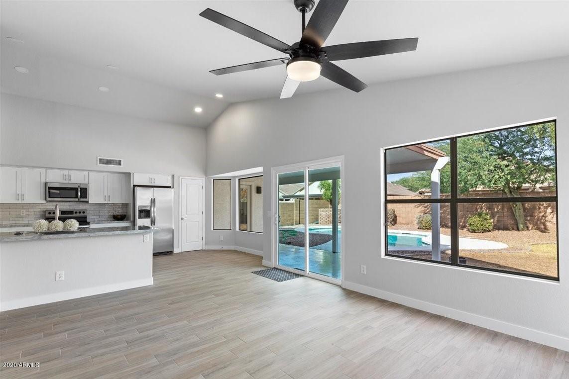 2280 East Willow Wick Road Gilbert, AZ 85296 - Photo 7 of 20 Great Room