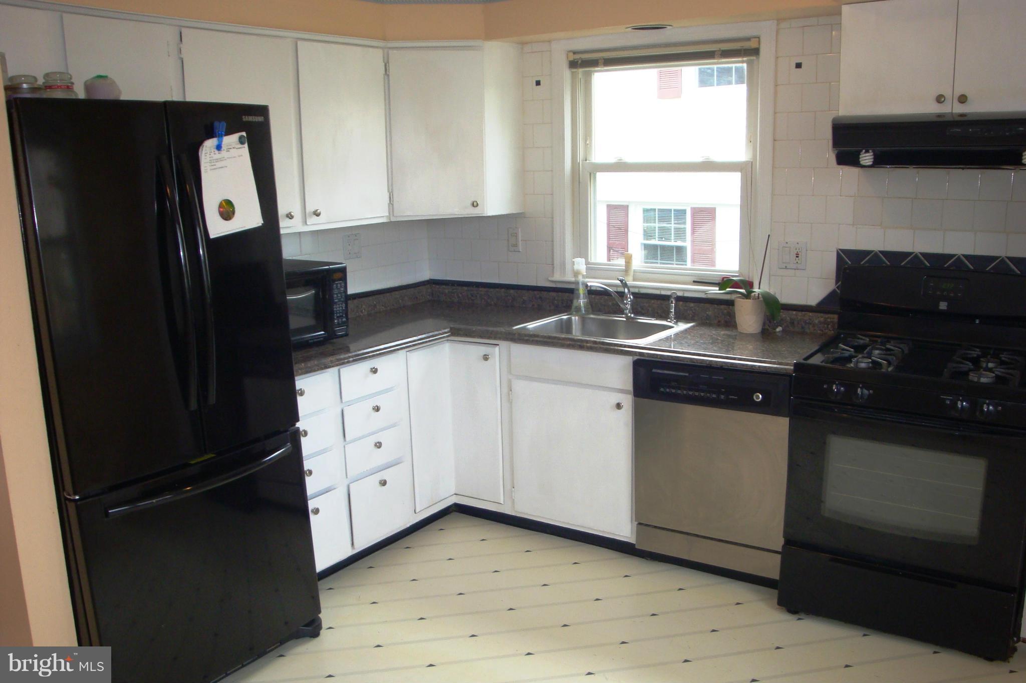 906 Baltimore Road Rockville, MD 20851 - Photo 5 of 17 Kitchen