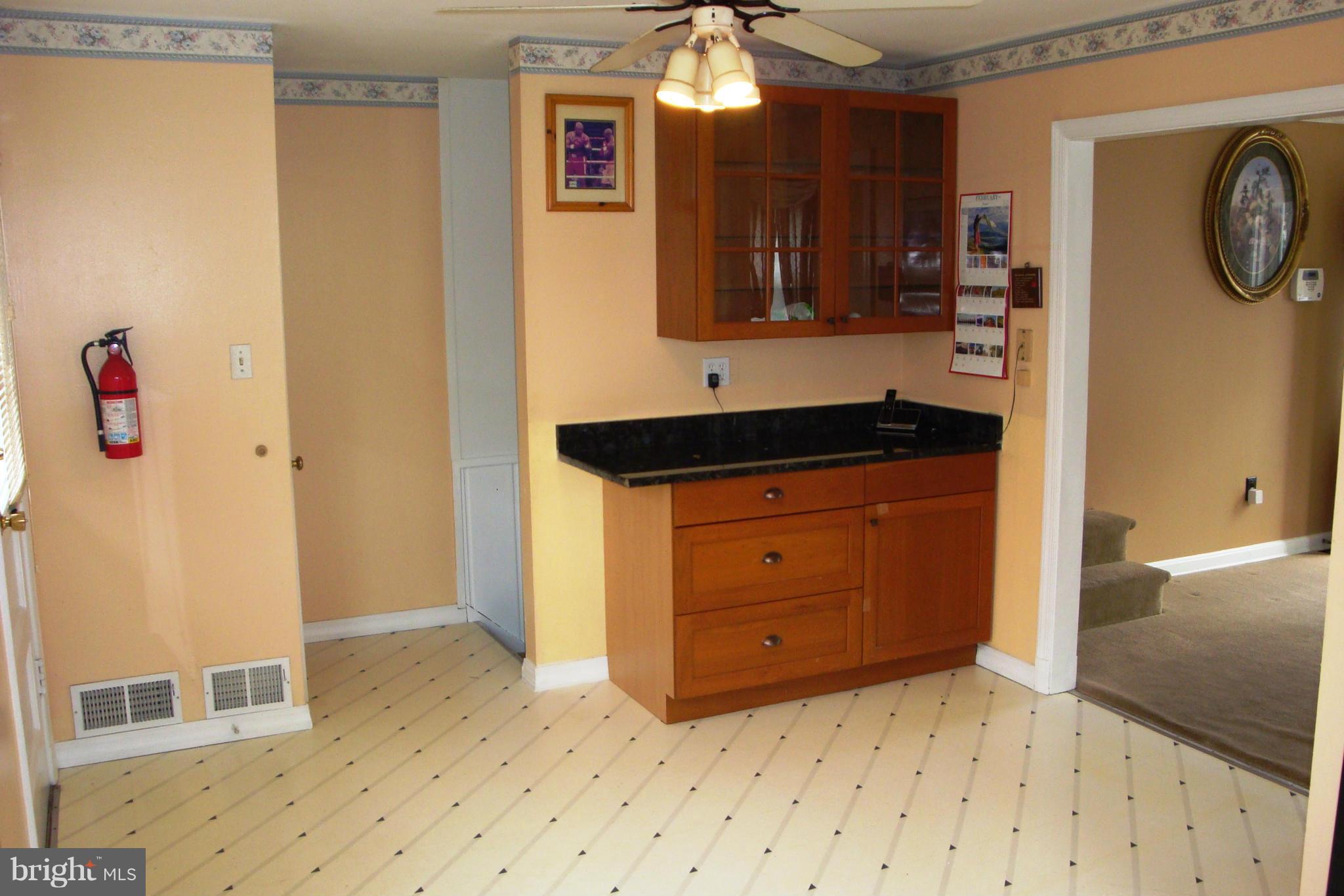 906 Baltimore Road Rockville, MD 20851 - Photo 6 of 17 Kitchen