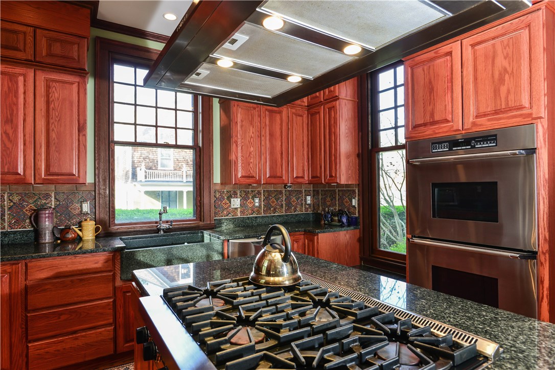 80 Kay Street Newport, RI 02840 - Photo 14 of 39 Beautiful Kitchen