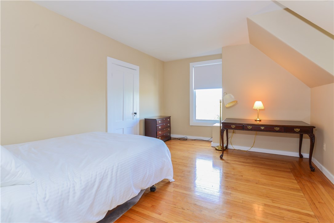 80 Kay Street Newport, RI 02840 - Photo 29 of 39 Bedroom on the third level