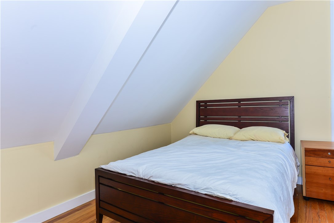80 Kay Street Newport, RI 02840 - Photo 30 of 39 Bedroom on the third level