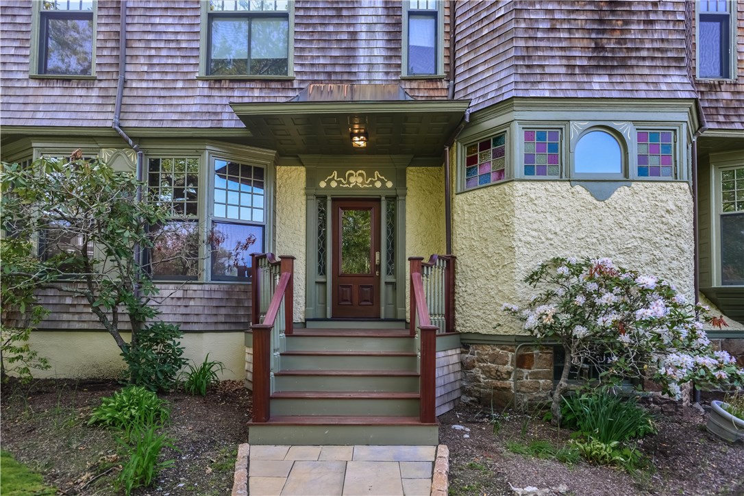 80 Kay Street Newport, RI 02840 - Photo 3 of 39 Welcome home....