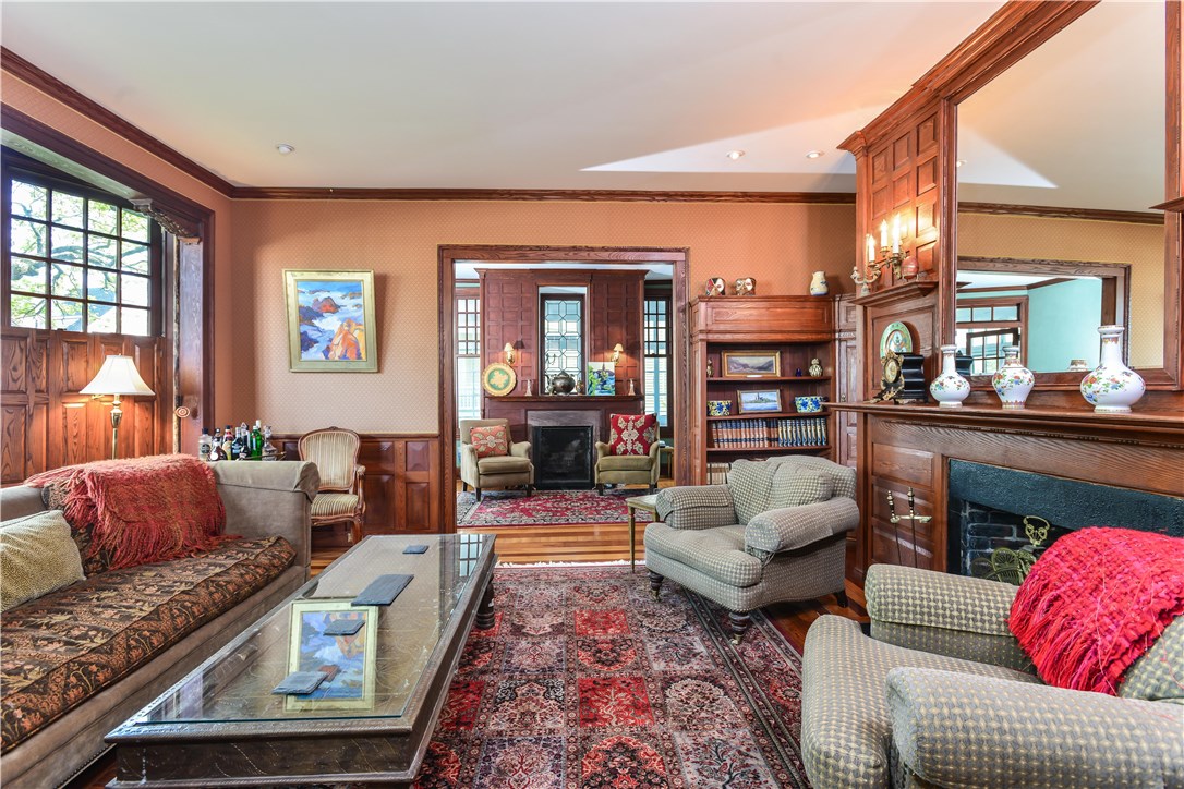 80 Kay Street Newport, RI 02840 - Photo 6 of 39 Living-room and den