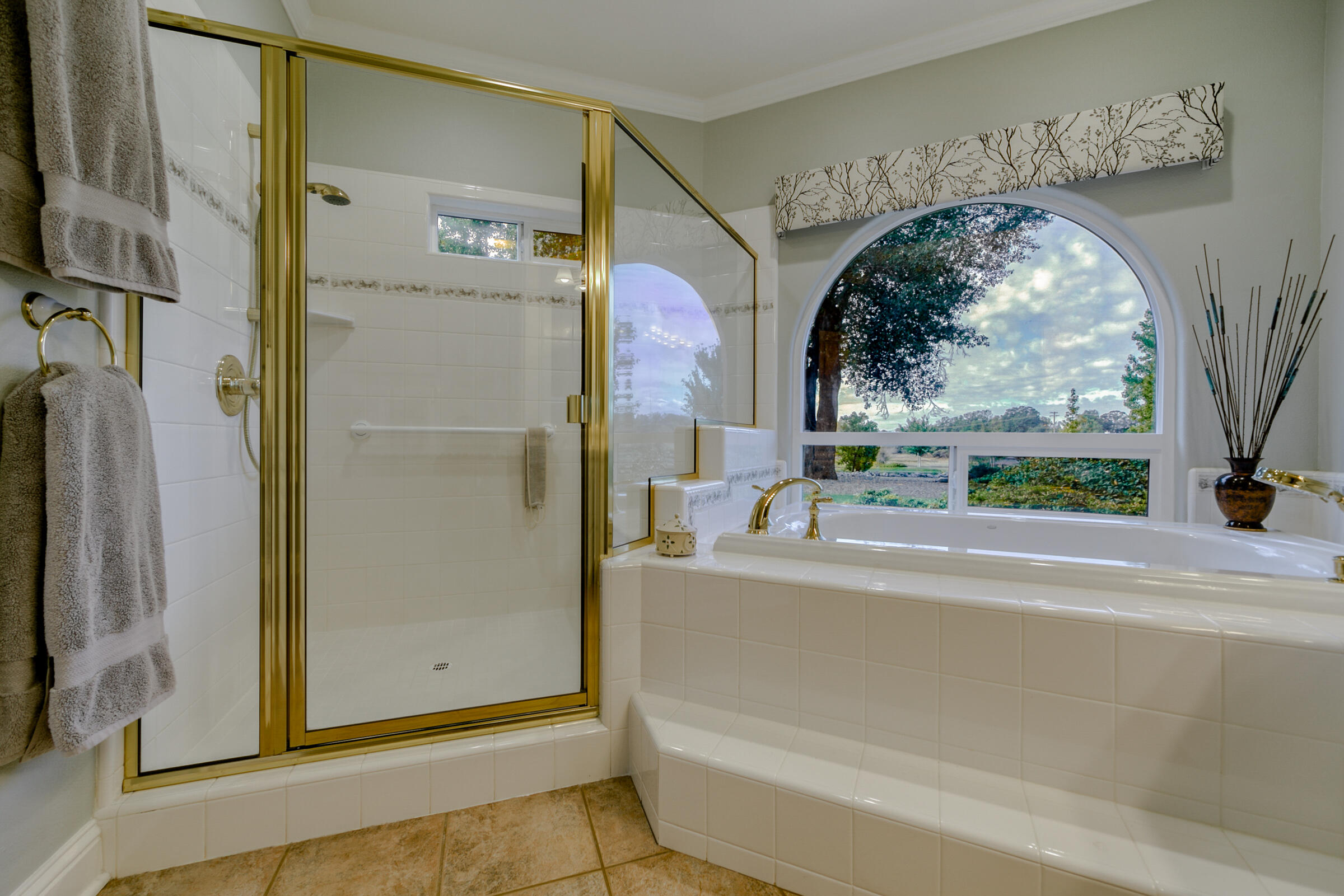 13151 Spring Lake Street Redding, CA 96003 - Photo 27 of 94 Master Bath