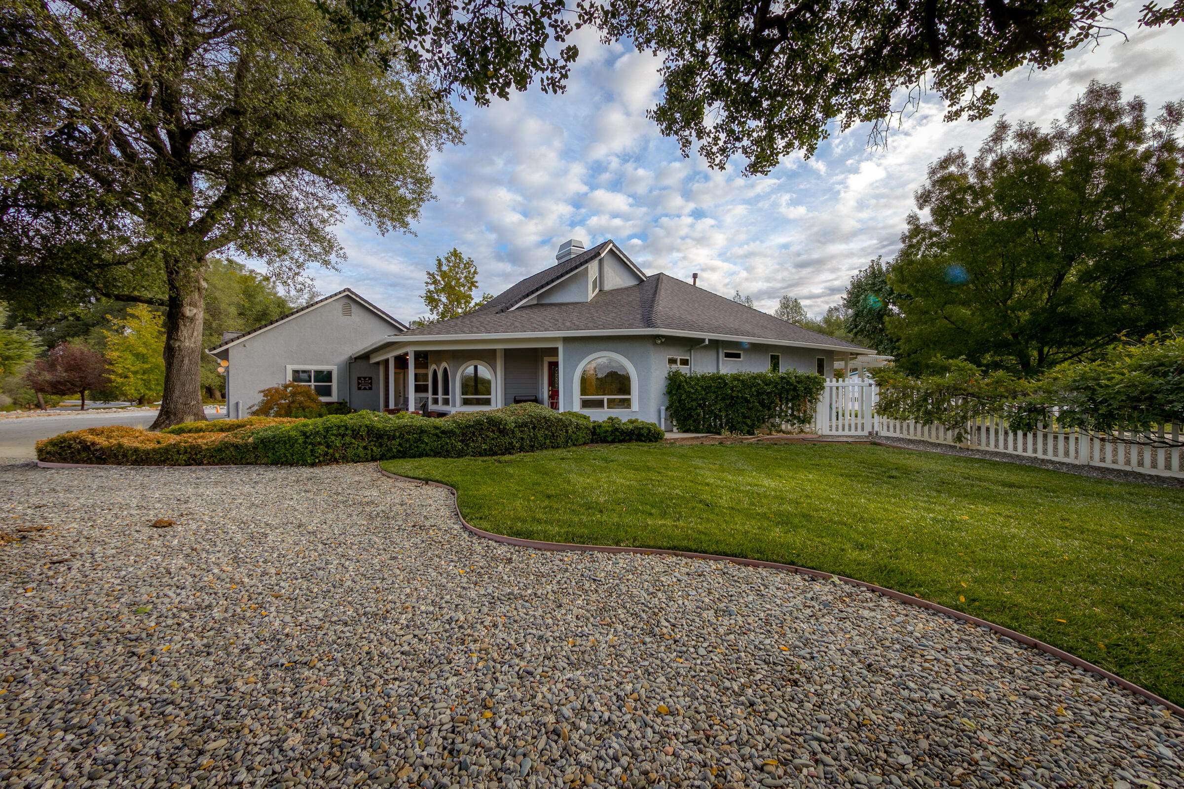 13151 Spring Lake Street Redding, CA 96003 - Photo 34 of 94 Front/Side