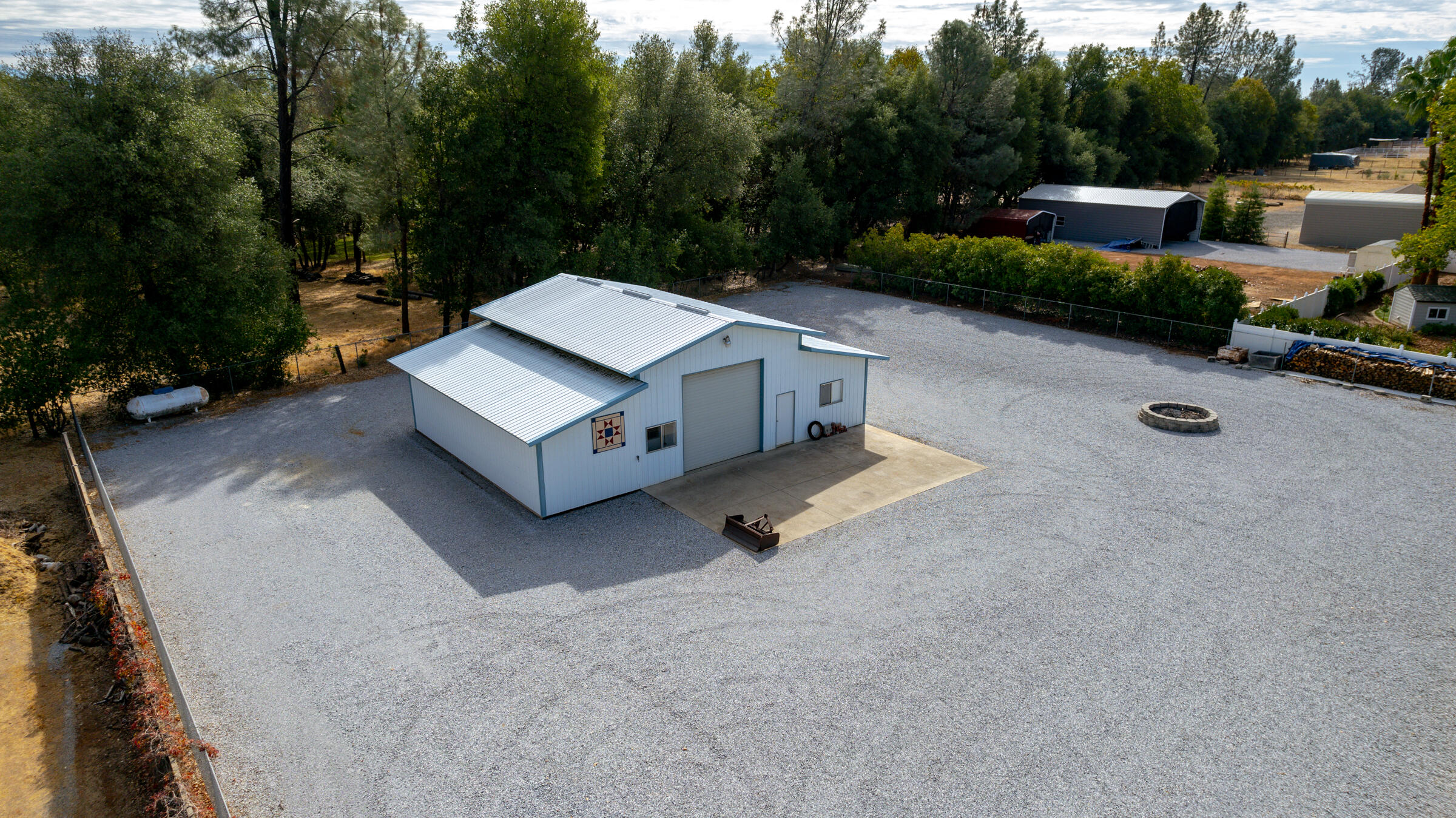 13151 Spring Lake Street Redding, CA 96003 - Photo 5 of 94 Huge Shop/Pull Around