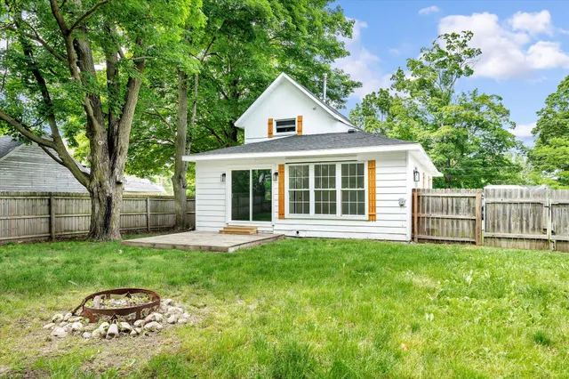 $255,000 | 628 East Madison Street, Hastings, MI 49058