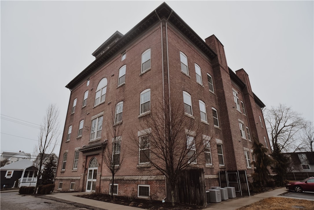 39 Webster Street, Unit 301 Pawtucket, RI 02860 - Photo 1 of 13 Gallery Image 1